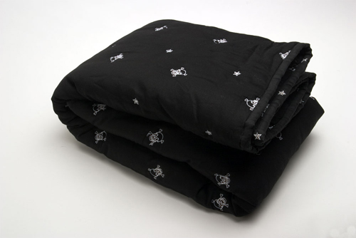 Skull and Crossbones Throw Blankets